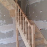 Деревянная лестница в сип доме