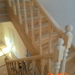 Деревянная лестница в сип доме